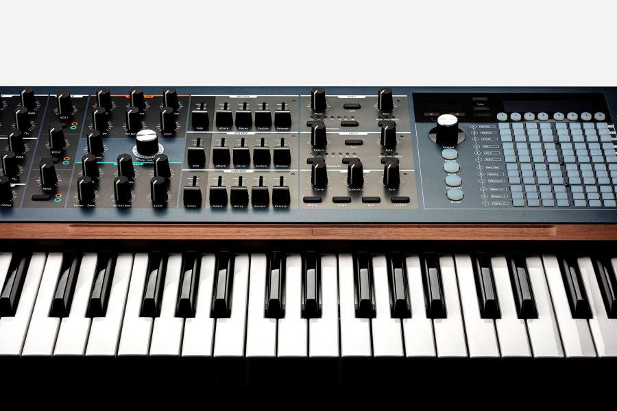 Das 61-Tasten-Keyboard bietet Anschlagsdynamik und Aftertouch.